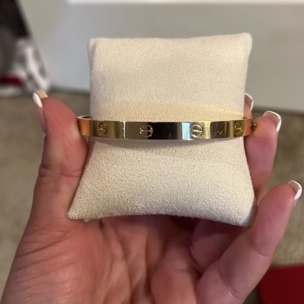 Cartier Love Bracelet Yellow Gold - Picture 3 of 5